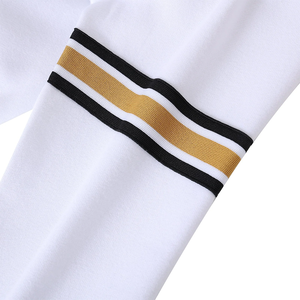 Sweat-shirt personnalisé blanc à col rond en polaire 200g pour l'hiver et l'automne, avec impression en relief de lettres grecques, vêtements de sororité, pull pour femme - Product Image 4