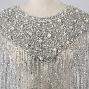 Collier Capelet Frangé Perlé Argenté, Accessoire de Mode de Luxe pour Soirée - Product Image 3