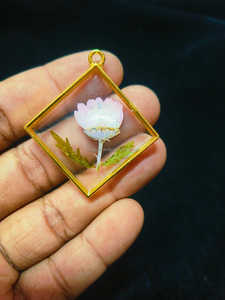 Nouvel Arrivée Vintage Style Floral Orgone Pendentif Collier Meilleure Qualité Fleur Séchée Résine Artisanat Mode - Product Image 3