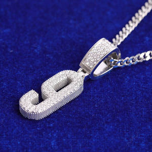 Colgante de Lujo con Número Incrustado en Diamantes Micro Pavé para Hombre y Mujer, Colgante Personalizado con Número Brillante, Colgante con Dígitos Personalizados - Product Image 3