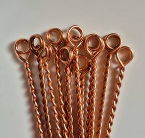 Piquet de jardin décoratif en métal violet motif marguerite, ornement floral vibrant pour pelouse extérieure - Product Image 4