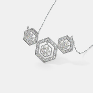 Collar con Colgante de Diamante Hexagonal Geométrico de Oro Blanco Cultivado en Laboratorio - Product Image 1
