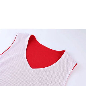 เสื้อบาสเก็ตบอลแบบกลับด้านได้สำหรับผู้ชาย รุ่น Shooting Star สำหรับผู้ใหญ่ แบบไม่มีแขน พร้อมกางเกงขาสั้น ผลิตจากโพลีเอสเตอร์ 100% ระบายความชื้นได้ดี - Product Image 5