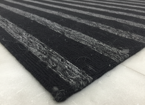 Moderno carbón Floral Kilim Dhurry alfombra | Negro y gris hecho a máquina antideslizante poliéster Flatweave área alfombra - Product Image 2