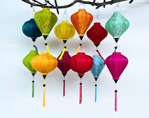 Lanterne en soie vietnamienne traditionnelle, fabriquée à la main, style Hoi An, pour la décoration de mariage et de festivals, origine Vietnam - Product Image 2