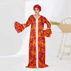 Caftán de rayón con intrincados detalles de encaje, adornos subtiles de piedras, mangas anchas y una elegante silueta de longitud completa. - Product Image 3