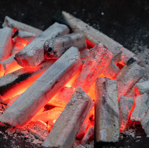 Briquetas de Carbón Cuadradas de Primera Calidad, Estilo Vietnamita, Hechas a Máquina, 91.3% de Carbono, 7000-8000kcal/kg, para Uso Industrial y en Restaurantes - Product Image 1