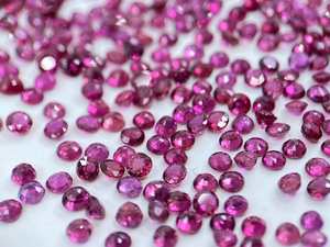 พลอยทับทิมคุณภาพดี รูปทรงกลมเหลี่ยมเพชรพลอย ขนาดต่างๆ 1.5 มม. ถึง 4.75 มม. สำหรับทำเครื่องประดับ - Product Image 4