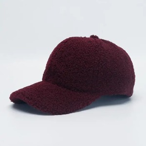 Gorra de béisbol de piel sintética para invierno, cálida, de felpa, ajustable, informal, para exteriores, con protección solar, para mujeres y hombres. - Product Image 3