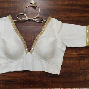Blusa de Sari Elegante, Blanca, Cuello en V, 100% Seda y Poliéster, Tejida, Transpirable, Manga Corta, Estilo Crop Top, Diseño de Autor, para Otoño/Invierno, Bodas - Product Image 1
