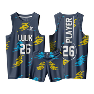 Ensembles d'uniformes de basketball personnalisés pour hommes 100 % polyester imprimés par transfert thermique respirants grandes tailles séchage rapide évacuation de l'humidité - Product Image 6