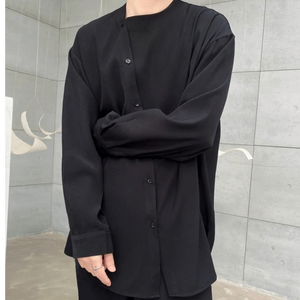 Chemise boutonnée minimaliste noire surdimensionnée de qualité supérieure pour hommes - Product Image 1
