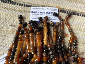 Tasbih/Misbaha de 99 cuentas de cuerno de búfalo redondo pulido, rústico, islámico, moderno, ecológico, religioso de ILAHI, Uttar Pradesh - Product Image 3