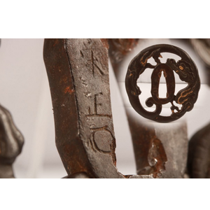 Tsuba de sabre rond en fer poli antique de la période Edo japonaise, motif Dragon Sukashi, signé Eisho - Product Image 1