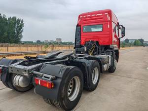 Camion tracteur d'occasion Sinotruk Hohan 6x4, 10 roues, 371 CV, 420 CV, poids lourd, diesel, avec siège à suspension pneumatique gauche et écran tactile - Product Image 4