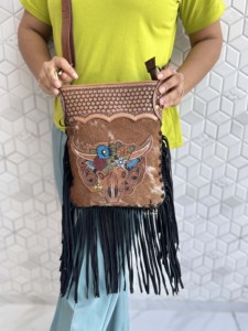 Bolso de Hombro de Cuero de Piel de Vaca con Flecos y Grabados a Mano, Estilo Bohemio Vintage, Diseño Exclusivo, Hecho a Mano, Elegante - Product Image 4