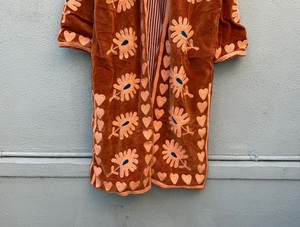 Chaqueta de terciopelo bordada para mujer, abrigo de invierno Suzani con estampado floral, chaqueta corta para festivales, regalo para ella - Product Image 5