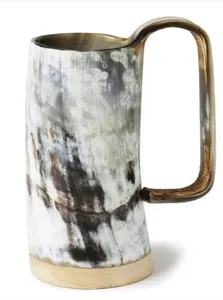 Mug à boire en corne de buffle gravé sur mesure, avec un design authentique de type tankard viking, surface polie à la main, toucher réel - Product Image 4