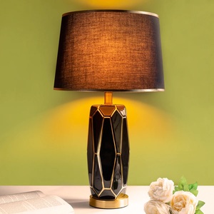 Lámpara de Mesa Moderna de Cerámica Negra de Lujo, Base Geométrica Dorada, Pantalla de Tela Negra, Estilo Art Deco, para Dormitorio, Sala de Estar, Decoración del Hogar - Product Image 4