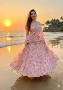 Lehenga de Seda Taby Premium de Boutique India, Lehenga de Diseño Bollywood para Fiestas y Bodas, Prenda Festiva de Moda para Mujer, Más Vendida - Product Image 3