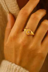 Anillo Mini Luna y Estrella de Oro 14k, Anillo Minimalista de Luna y Estrella, Anillo Pequeño de Estrella, Anillo de Promesa, Regalo de Aniversario para Ella - Product Image 6