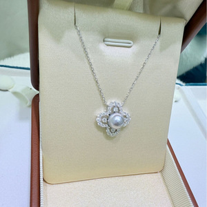 Collier exquis en perles de culture d'eau de mer 8-9 mm avec pendentif en argent pur, motif trèfle, luxe léger pour le printemps/été - Product Image 4