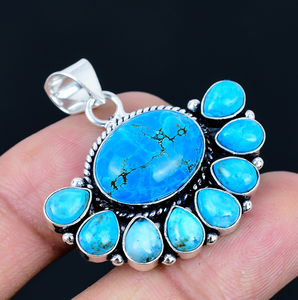 Colgante de flor con piedra preciosa turquesa Megnasite, collar floral, joyería para mujer, joyería hecha a mano con baño de plata - Product Image 2
