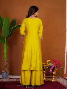 Elegante Conjunto Étnico Anarkali Kurti con Bordado y Pantalones Palazzo Acampanados - Product Image 5