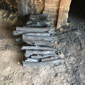 Carbón de Eucalipto Natural Negro en Trozos de Vietnam para Asar a la Parrilla, Alta Temperatura, Combustión Limpia, Bajo en Cenizas, Larga Duración, Suministro a Granel - Product Image 3