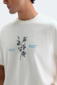 เสื้อยืดโอเวอร์ไซส์สีดำสำหรับผู้ชาย แขนสั้น คอกลม ผ้าฝ้ายเจอร์ซีย์ 100% ทรงลำลอง ความยาวปกติ น้ำหนัก 240 กรัม เป็นมิตรกับสิ่งแวดล้อม - Product Image 4