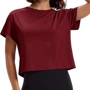 T-shirt de sport pour femme rouge bordeaux, coupe ample et décontractée, crop top de yoga, coupe ample et confortable, t-shirt de fitness élastique pour la gym, vêtement de sport - Product Image 1