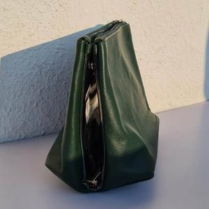 Custom PU Leather Travel Toiletry Bag Fashionable Makeup Pouch with Zipper Closure for Skincare Cosmetic Storage Make-Up Storage - Product Image 1