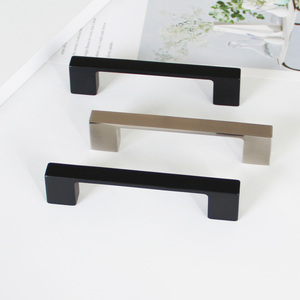 Tirador de Gabinete Cuadrado Minimalista Moderno de Aleación de Zinc Negro Mate Directo de Fábrica para Cocina, Baño y Comedor - Product Image 2