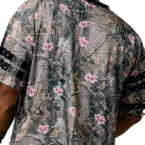Camiseta de Fútbol Americano de Malla Transpirable al por Mayor, Estilo Urbano Oversize, Estampado Floral Camuflado, Poliéster, Personalizable para Equipos, Marca USA, 300g - Product Image 6