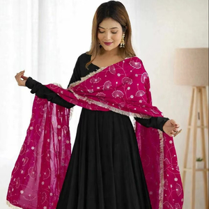 Kurta Anarkali Larga Hasta el Suelo en Color Negro con Aspecto Sencillo y Elegante, en Tela Faux Georgette, con Dupatta, Kurtis Sofisticados y Elegantes - Product Image 1