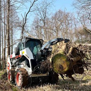 Pinza per Tronchi da 30 Pollici per Skid Steer con Apertura Artiglio da 42 Pollici, Capacità 3000 Libbre, Montaggio Universale per Edilizia e Agricoltura TMG SLG30 - Product Image 4