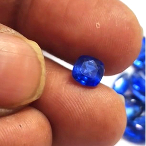 ไคยาไนต์สีน้ำเงินธรรมชาติ 18 เม็ด ขนาด 5 มม. ถึง 12 มม. รูปทรงวงรี/ลูกแพร์เหลี่ยมเพชรพลอย น้ำหนักรวม 23 กะรัต ขายส่ง Iroc คุณภาพสูง พลอยหลวม ราคา 46 ดอลลาร์สหรัฐ - Product Image 2