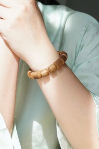 Bracelet exclusif fait main en bois d'agar, perles baril, bracelets en bois d'agar AL-Lu12-002, bijoux unisexes du Vietnam, marque My Aga - Product Image 2
