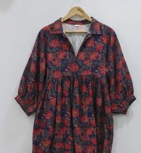 Vestido midi rosa con estampado floral y teñido anudado a mano |   Estilo Bohemio, 100% Algodón, Ecológico, Transpirable, Cintura Natural, Silueta en A - Product Image 2