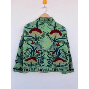 Manteau d'hiver en coton tricoté brodé Suzani de haute qualité pour femme, style universitaire court, vêtement d'extérieur chic, cadeau idéal - Product Image 4