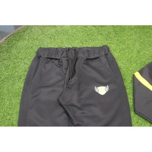 Ensemble de survêtement sportif noir et jaune personnalisé, sweat à capuche et pantalon d'entraînement entièrement zippés - Product Image 4