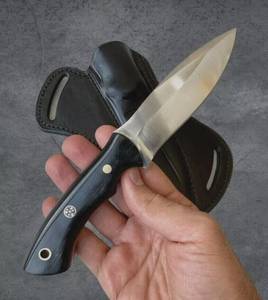 Couteau à lame fixe unique, fait main, en acier inoxydable, avec manche en résine noire, couteau de camping avec étui en cuir - Product Image 2