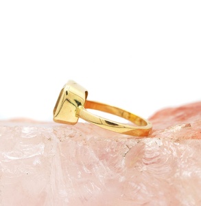Bague en or massif 14 carats avec saphir jaune taille émeraude naturelle |   Bague de fiançailles solitaire sertie de 4,15 carats pour femmes, prix de gros - Product Image 6