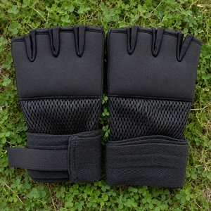 Vendas de boxeo transpirables y resistentes |   Protectores de nudillos duraderos y fáciles de poner para envolturas de manos de boxeo de velocidad. - Product Image 1