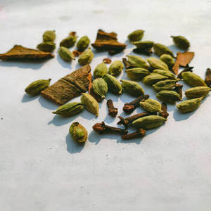 Nuevo Cardamomo Verde Indio para Compradores Mayoristas Internacionales que Buscan Especias Enteras Versátiles para Cocinar y Preparar Bebidas - Product Image 6