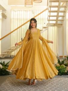 ชุดเดรสยาวแบบ Anarkali รุ่น SHMBL DN-599 สีเบจ ผ้าซัลซ่าฟอยล์ซิลค์ แห้งเร็ว พร้อมผ้าคลุมไหล่และกางเกง - Product Image 5