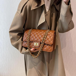 Customized Luxury Women's Genuine <b>Leather</b> Tote <b>Bag</b> Diamond Lattice Print Reversible Design <b>Soft</b> Texture Durable Wedding Single - Product Image 5