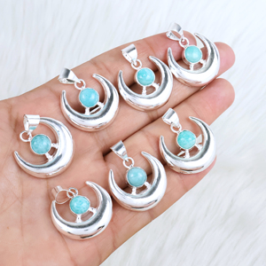 จี้พระจันทร์เสี้ยวหินแคลเซโดนีสีน้ำเงินธรรมชาติ BISMILLAH GEMS ชุบเงินแท้ 925 สไตล์โบฮีเมียน ขายส่งจำนวนมาก - Product Image 3