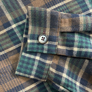 เสื้อเชิ้ตผู้ชายลำลองฤดูร้อน ผ้าโพลีเอสเตอร์ 100% ลายสก็อต ไซส์ใหญ่ ระบายอากาศได้ดี ผ้าแฟลนเนล แขนยาว สำหรับฤดูใบไม้ผลิและฤดูใบไม้ร่วง สินค้ามาใหม่ - Product Image 4