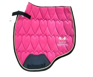 Tapis de selle pour saut d'obstacles, motif matelassé en forme de cœur, personnalisable OEM, fabricant de tapis de selle de qualité supérieure à Kanpur - Product Image 1